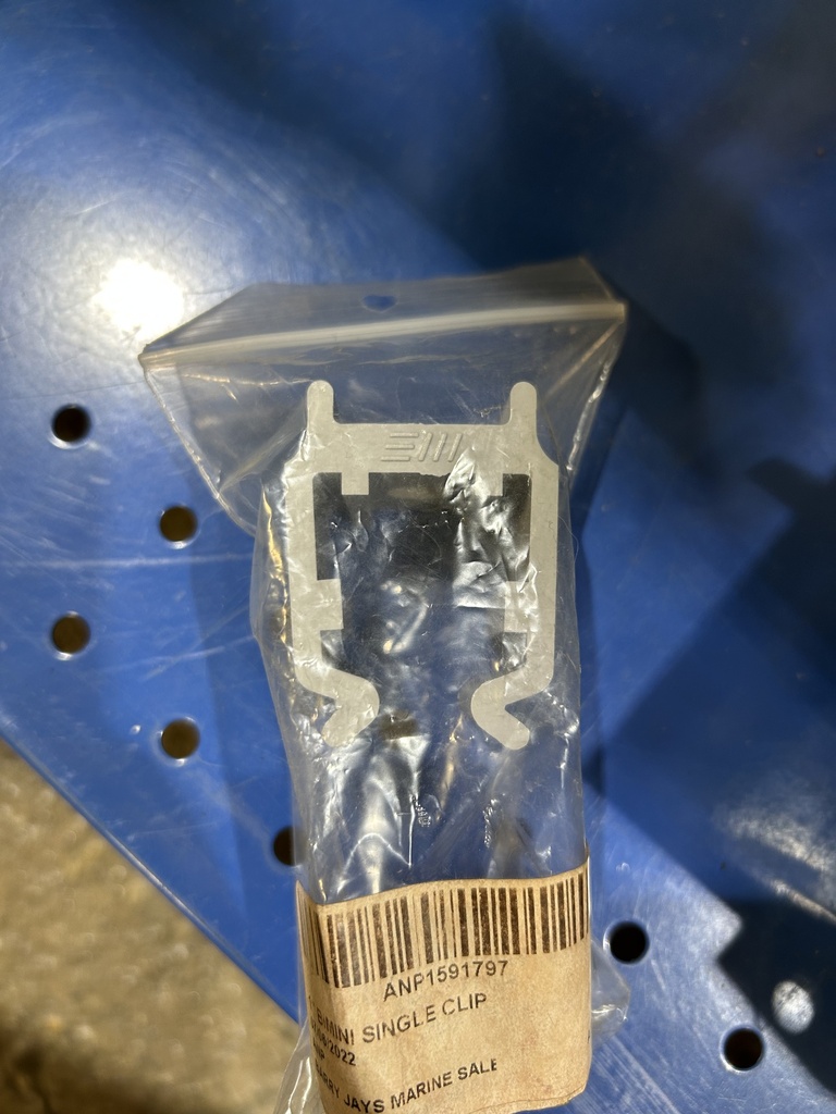 ANP1591797 1" BIMINI SINGLE CLIP (PLASTIC)